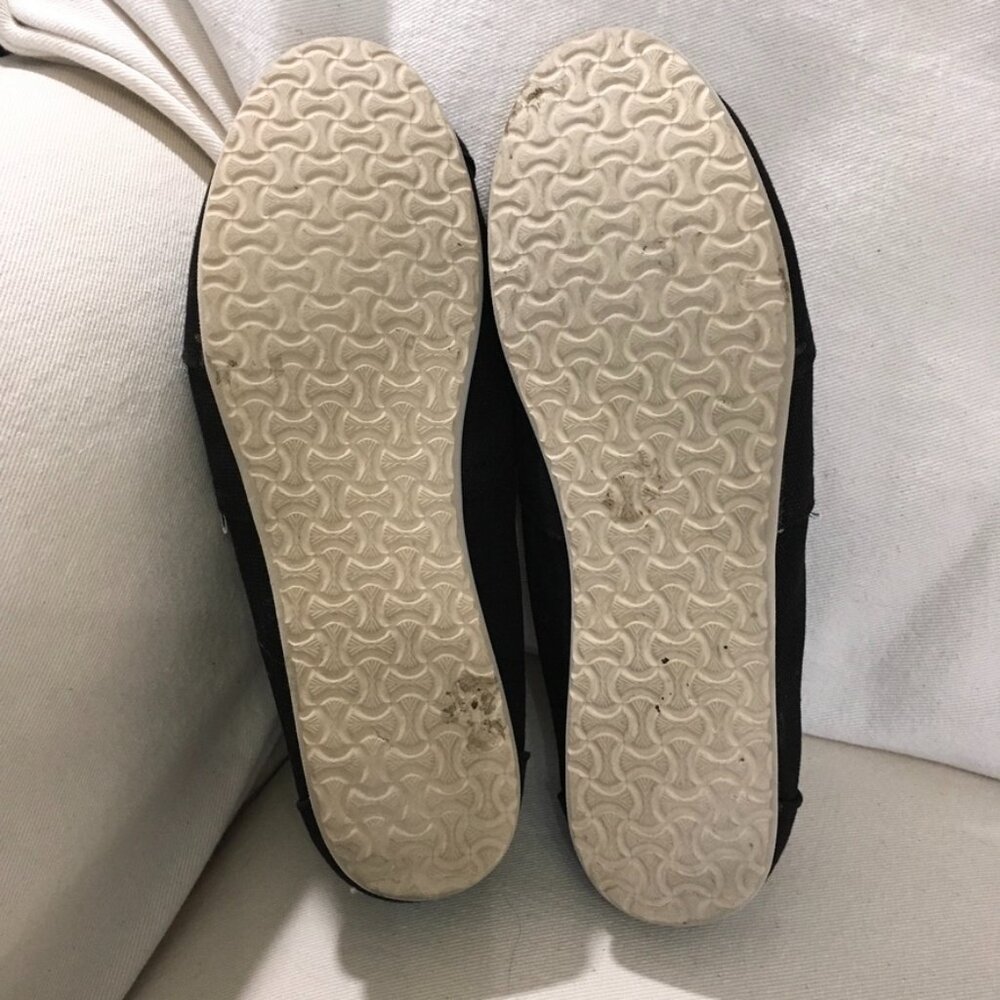 TOMS Classic Black Canvas Slip-On Shoe - Picture 8 of 8